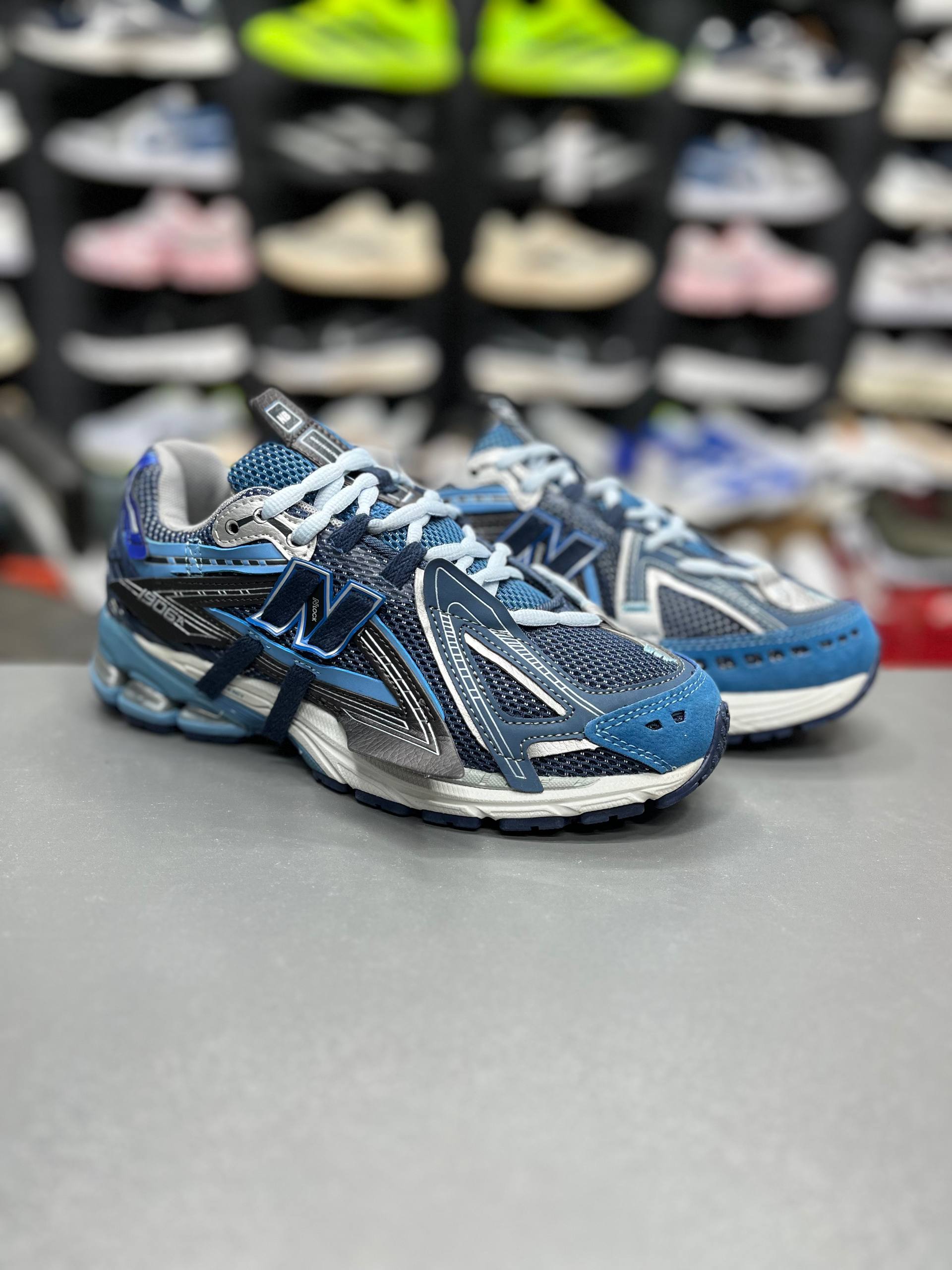کتونی نیوبالانس ۱۹۰۶ مسترکوالیتیNewbalance 1906ساخت ویتنام وارداتی سایز۴۰ الی ۴۵ فروش تکی و عمده ضمانت کیفیت کالا