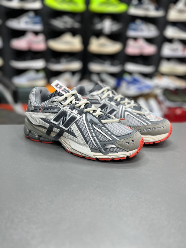 کتونی نیوبالانس ۱۹۰۶ مسترکوالیتیNewbalance 1906ساخت ویتنام وارداتی سایز۴۰ الی ۴۵ فروش تکی و عمده ضمانت کیفیت کالا