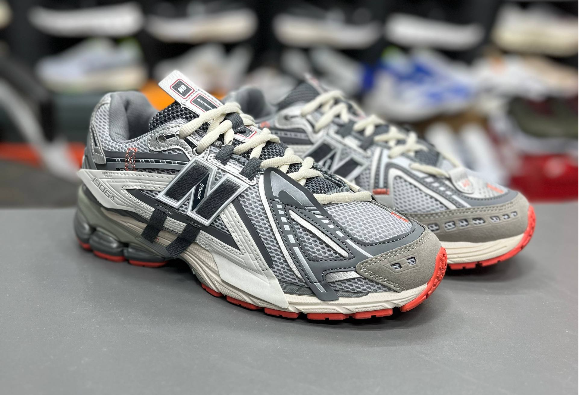 کتونی نیوبالانس ۱۹۰۶ مسترکوالیتیNewbalance 1906ساخت ویتنام وارداتی سایز۴۰ الی ۴۵ فروش تکی و عمده ضمانت کیفیت کالا