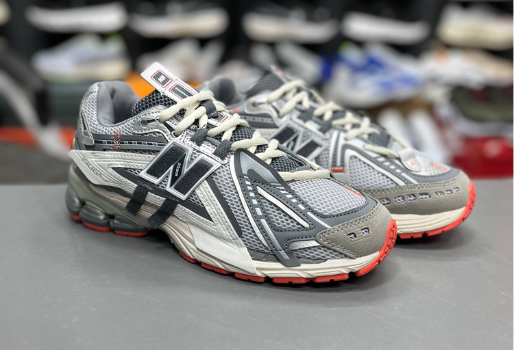کتونی نیوبالانس ۱۹۰۶ مسترکوالیتیNewbalance 1906ساخت ویتنام وارداتی سایز۴۰ الی ۴۵ فروش تکی و عمده ضمانت کیفیت کالا