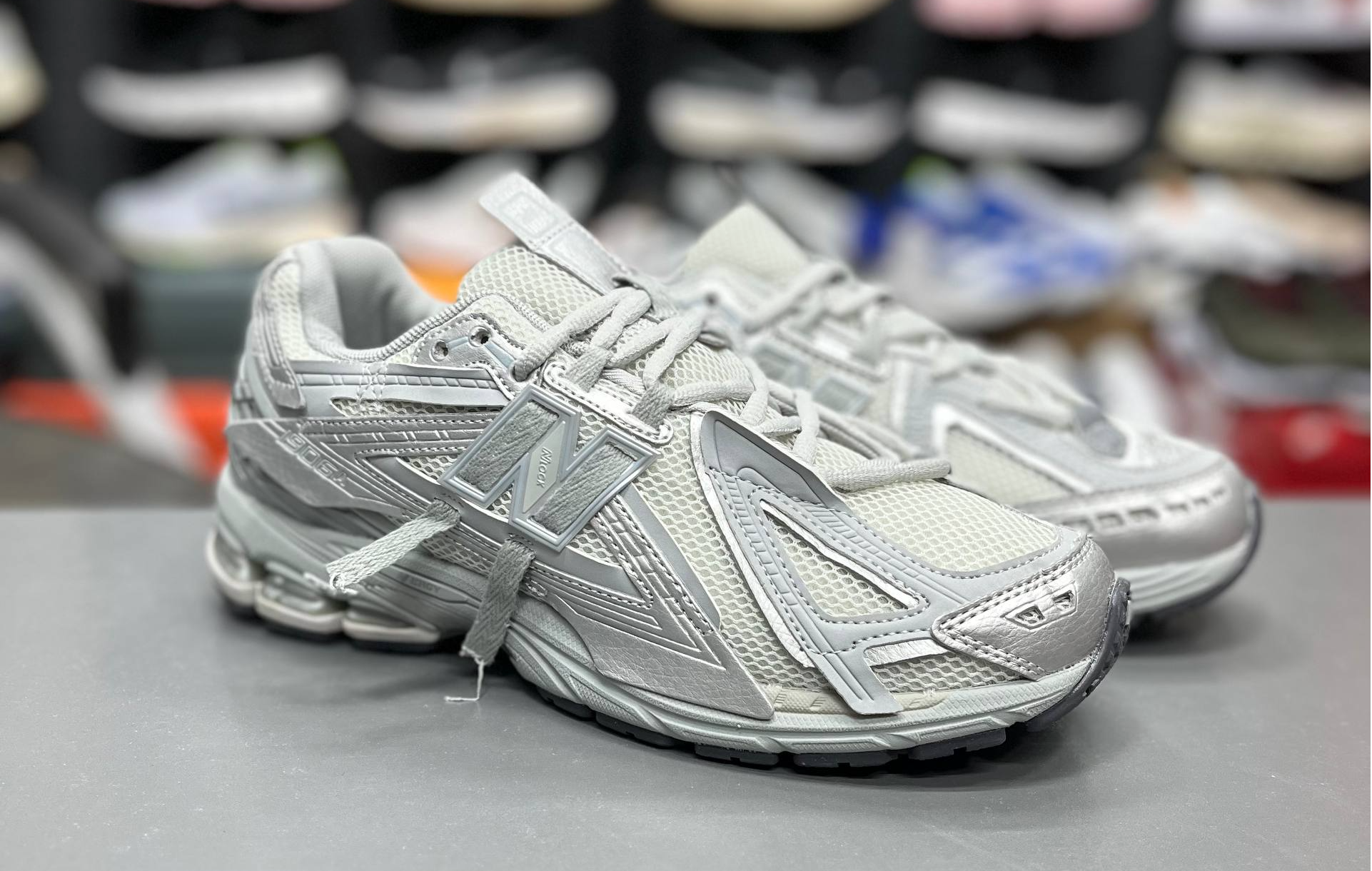 کتونی نیوبالانس ۱۹۰۶ مسترکوالیتیNewbalance 1906ساخت ویتنام وارداتی سایز۴۰ الی ۴۵ فروش تکی و عمده ضمانت کیفیت کالا