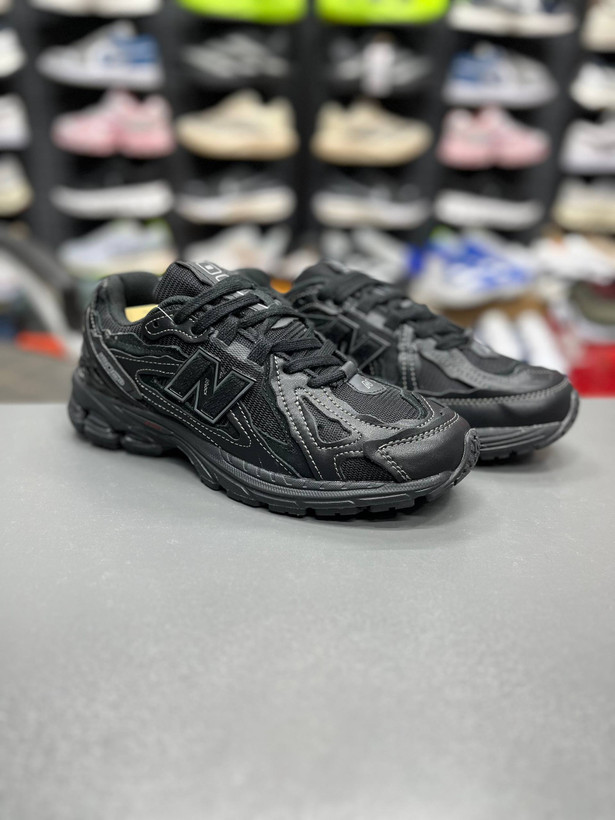 کتونی نیوبالانس ۱۹۰۶ مسترکوالیتیNewbalance 1906ساخت ویتنام وارداتی سایز۴۰ الی ۴۵ فروش تکی و عمده ضمانت کیفیت کالا