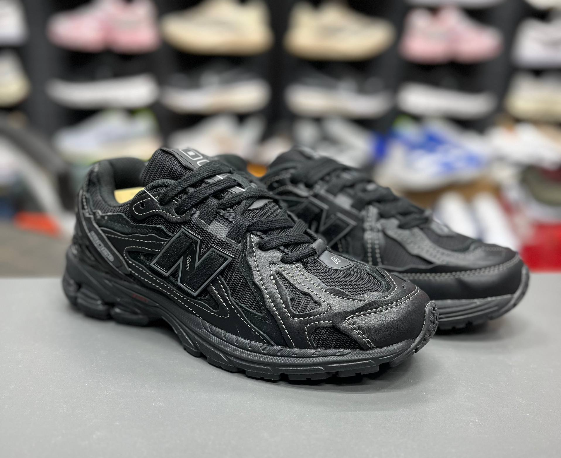 کتونی نیوبالانس ۱۹۰۶ مسترکوالیتیNewbalance 1906ساخت ویتنام وارداتی سایز۴۰ الی ۴۵ فروش تکی و عمده ضمانت کیفیت کالا