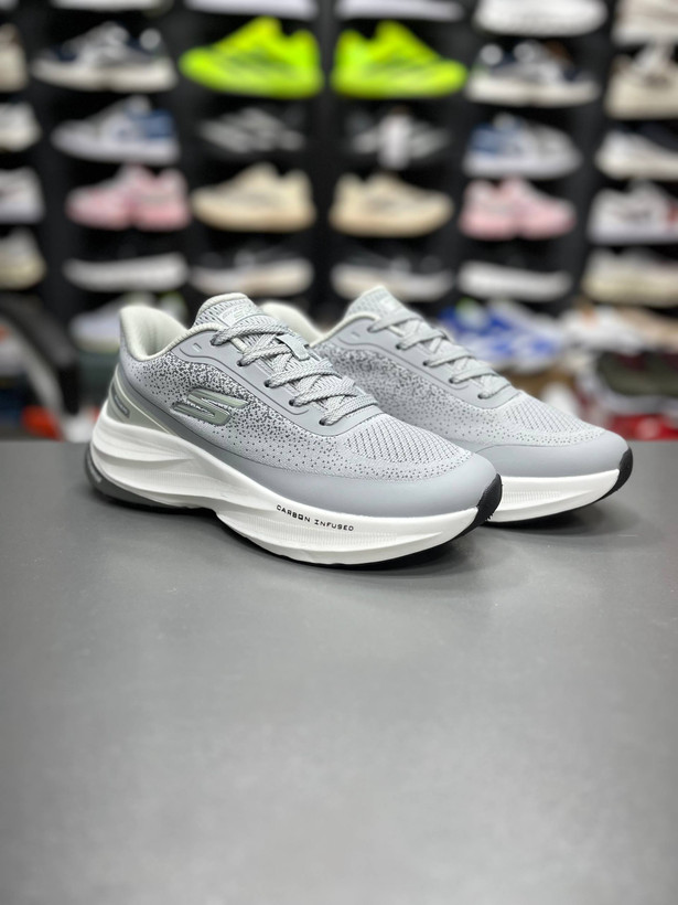 کتونی اسکیچرزهایپربوست کربن مسترکوالیتیskechers Hyper Burstساخت ویتنام وارداتی سایز۳۷ الی ۴۰فروش تکی و عمده ضمانت کیفیت کالا