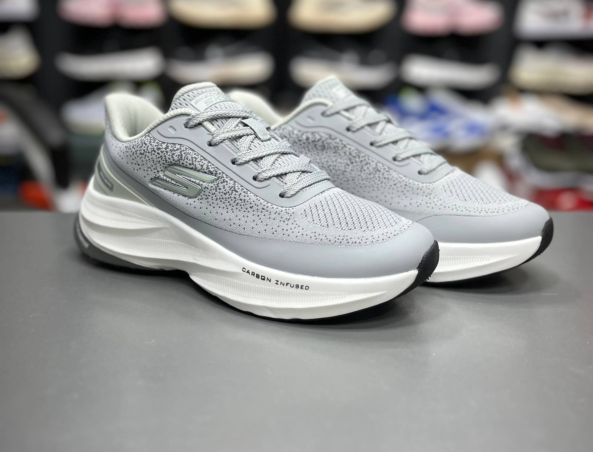 کتونی اسکیچرز هایپر بوست کربن مسترکوالیتیskechers Hyper Burstساخت ویتنام وارداتی سایز۳۷ الی ۴۰فروش تکی و عمده ضمانت کیفیت کالا