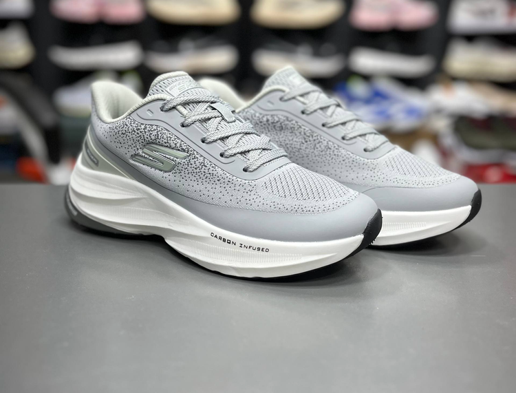 کتونی اسکیچرز هایپر بوست کربن مسترکوالیتیskechers Hyper Burstساخت ویتنام وارداتی سایز۳۷ الی ۴۰فروش تکی و عمده ضمانت کیفیت کالا