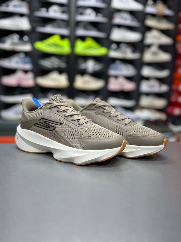 کتونی اسکیچرز هایپربوست کربن مسترکوالیتیskechers Hyper Burstساخت ویتنام وارداتی سایز ۴۰ الی ۴۵فروش تکی و عمده ضمانت کیفیت کالا