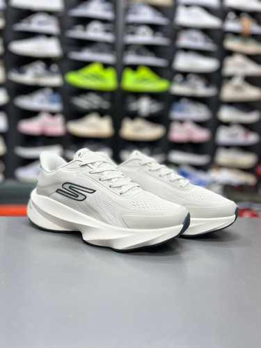خرید کتونی اسکیچرز هایپربوست کربن مسترکوالیتیskechers Hyper Burstساخت ویتنام وارداتی سایز ۴۰ الی ۴۵فروش تکی و عمده ضمانت کیفیت کالا