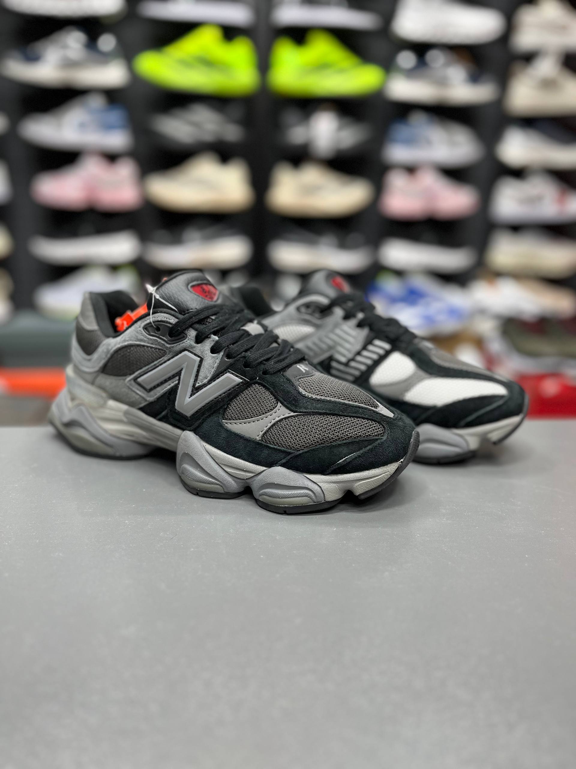 خریدکتونی وارداتی نیوبالانس ۹۰۶۰ مسترکوالیتی Newbalance 9060ساخت ویتنام سایز ۴۰الی ۴۵ فروش تکی و عمده ضمانت کیفیت کالا
