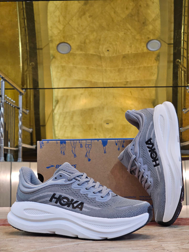 کتونی وارداتی هوکا باندی ۹مسترکوالیتی Hoka bondi 9ساخت ویتنام وارداتی سایز ۴۰الی ۴۵فروش تکی و عمده ضمانت اصالت کالا