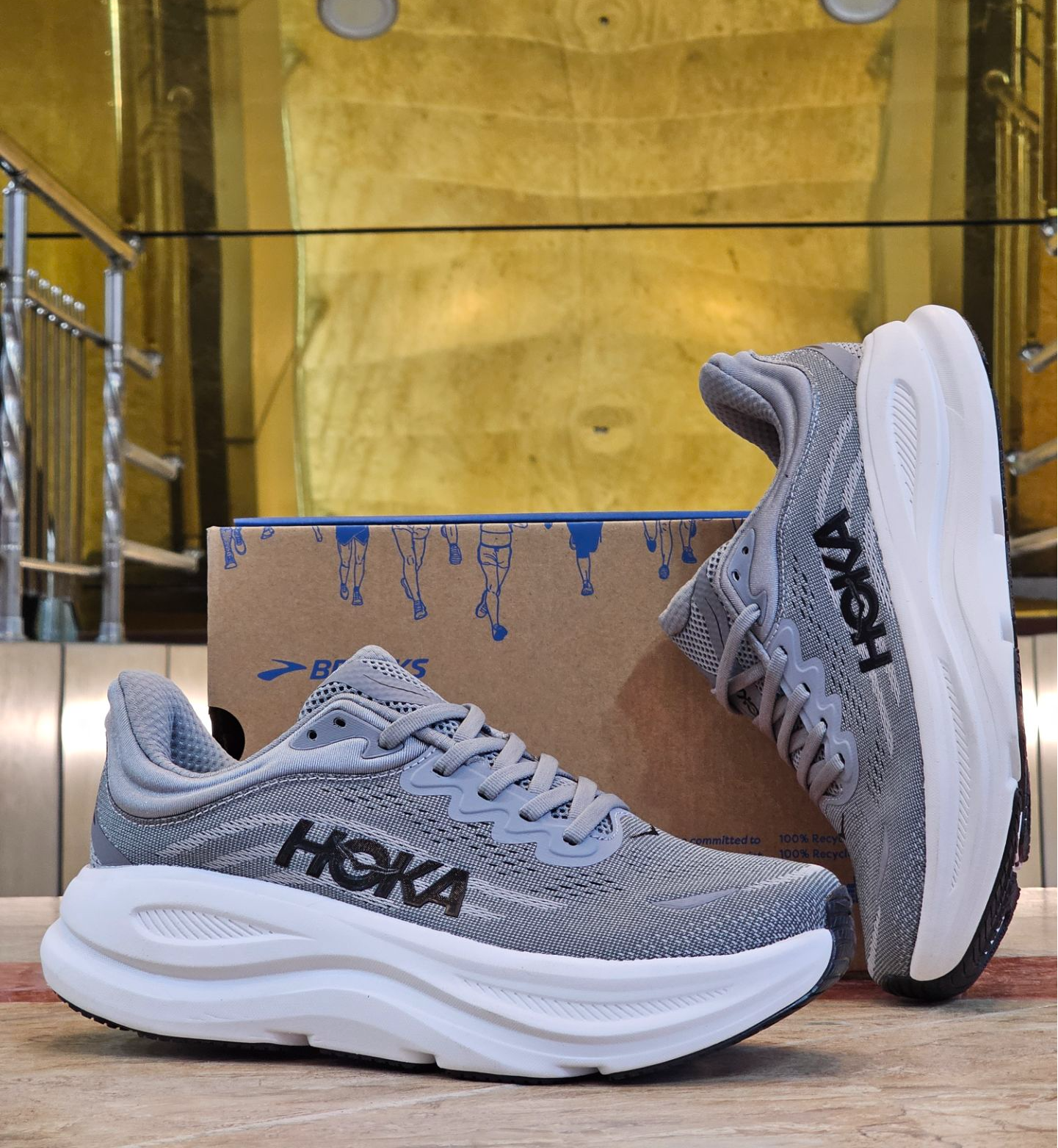 کتونی وارداتی هوکا باندی ۹مسترکوالیتی Hoka bondi 9ساخت ویتنام وارداتی سایز ۴۰الی ۴۵فروش تکی و عمده ضمانت اصالت کالا