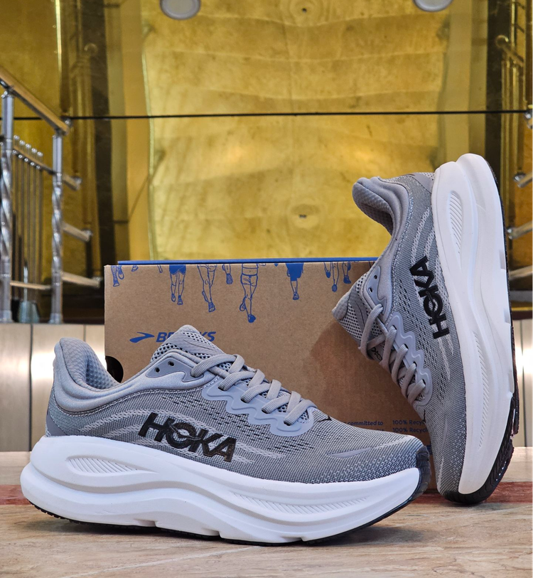 کتونی وارداتی هوکا باندی ۹مسترکوالیتی Hoka bondi 9ساخت ویتنام وارداتی سایز ۴۰الی ۴۵فروش تکی و عمده ضمانت اصالت کالا