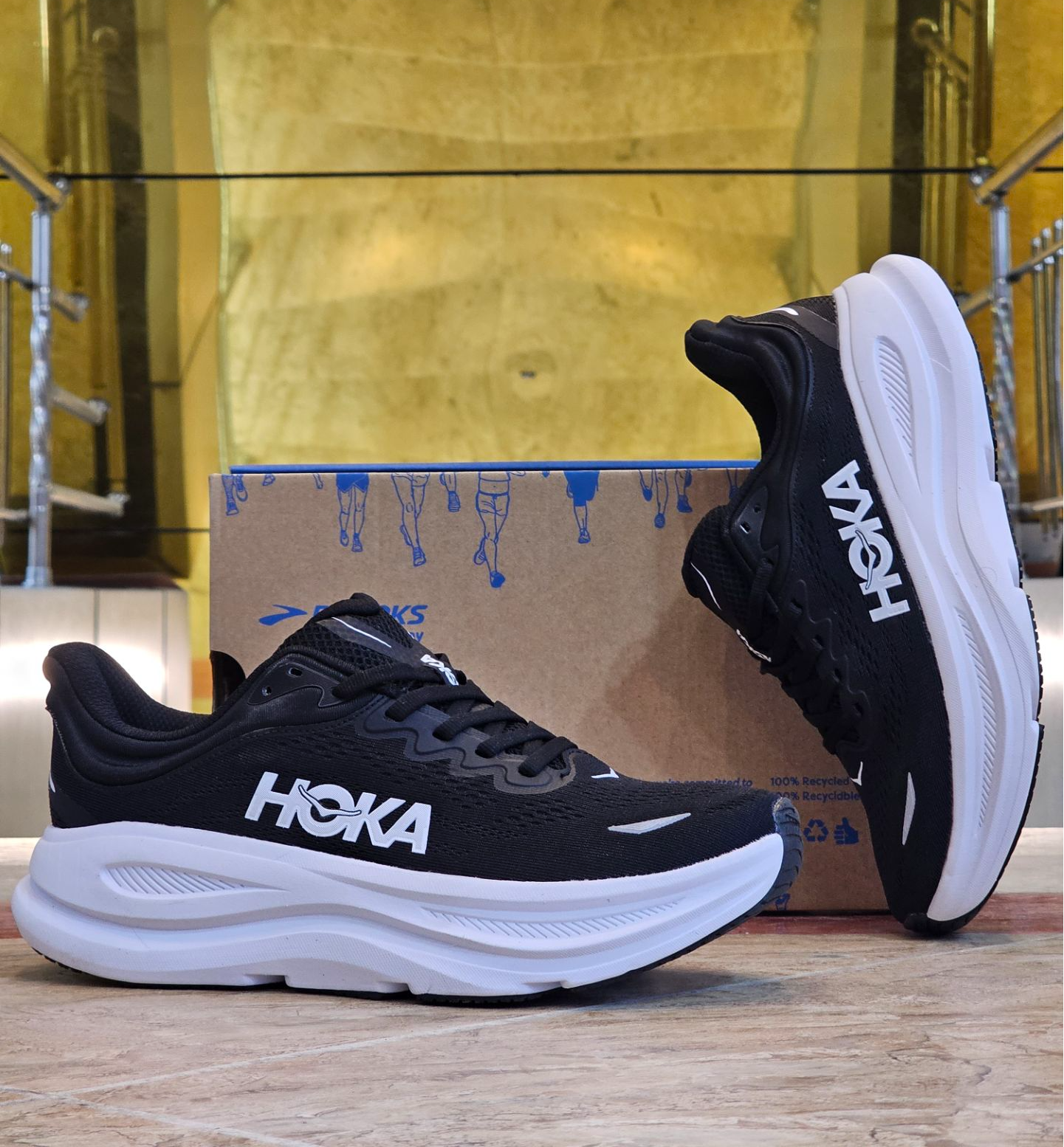 کتونی وارداتی هوکا باندی ۹مسترکوالیتی Hoka bondi 9ساخت ویتنام وارداتی سایز ۴۰الی ۴۵فروش تکی و عمده ضمانت اصالت کالا