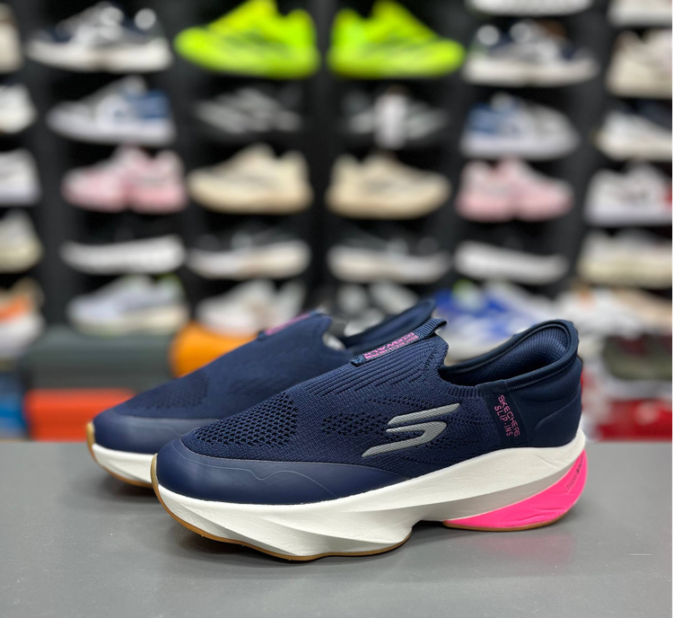 کتونی اسکیچرز گو والک مسترکوالیتیSkechers go walkساخت ویتنام وارداتی مخصوص پیاده روی و روز مرگی سایز ۳۷الی۴۰اسکیچرز طبی و راحت ضمانت اصالت کالا بالاترین کیفیت پایین ترین قیمت