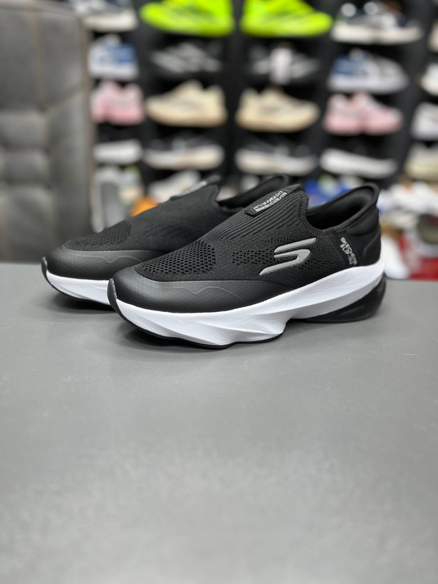 کتونی اسکیچرز گو والک مسترکوالیتیSkechers go walkساخت ویتنام وارداتی مخصوص پیاده روی و روز مرگی سایز ۳۷ الی ۴۰اسکیچرز طبی و راحت ضمانت اصالت کالا بالاترین کیفیت پایین ترین قیمت