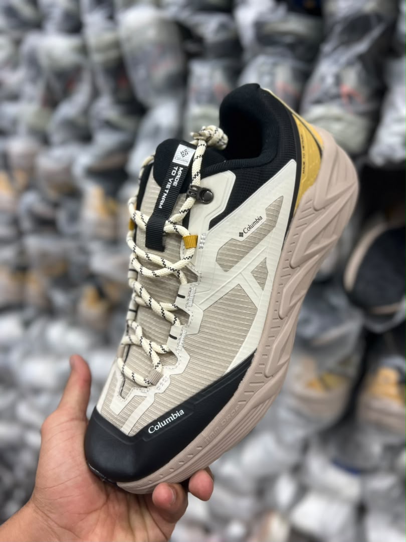 خرید کتونی کلمبیا Colombia kailas mountain wander _2 GTX low waterproof Trekkingکتونی زمستانی گورتکس ضدآب زیره ویبرام سایز40الی ۴۵ ساخت ویتنام وارداتی فروش تکی و عمده ضمانت کیفیت کالا