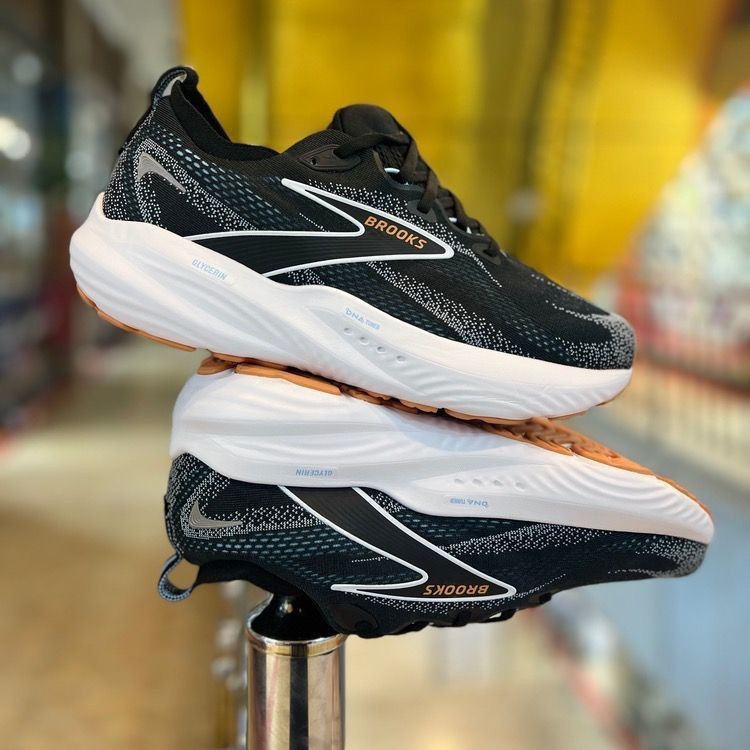 کتونی وارداتی بروکس گلیسرین ۲۱مسترکوالیتی Brooks Glycerin GTS 21ساخت ویتنام وارداتی سایز ۴۰الی ۴۵ فروش تکی و عمده ضمانت اصالت کالا بالاترین کیفیت درجه ۱