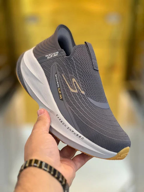 کتونی وارداتی اسکیچرز بدون بند مسترکوالیتیSkechers Slip _Ins Ultra Go Sole Memory Foamساخت ویتنام وارداتی سایز ۴۰ الی ۴۵مخصوص پا درد و کمر درد با زیره فوق العاده طبی و راحت فروش تکی و عمده ضمانت کیفیت کالا