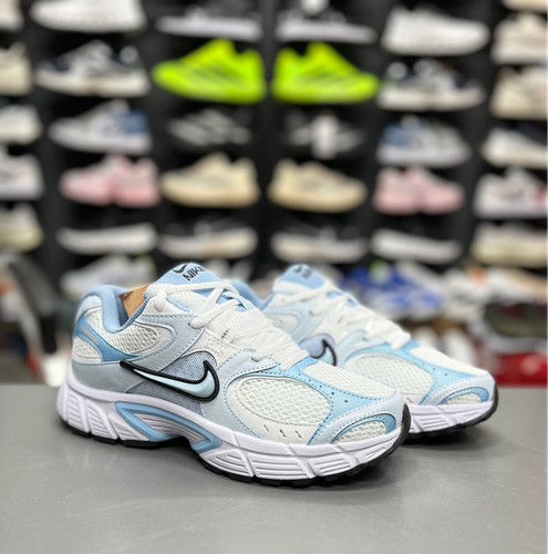 کتونی وارداتی نایک وی فایو کی مسترکوالیتی Nike v5k runساخت ویتنام وارداتی سایز۳۷الی45ست جذاب زنانه و مردانه نایک V5kضمانت کیفیت کالا فروش تکی و عمده