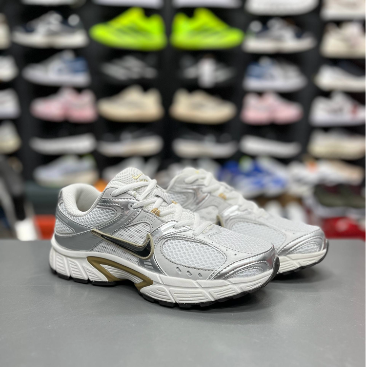 کتونی وارداتی نایک وی فایو کی مسترکوالیتی Nike v5k runساخت ویتنام وارداتی سایز۳۷الی45ست جذاب زنانه و مردانه نایک V5kضمانت کیفیت کالا فروش تکی و عمده