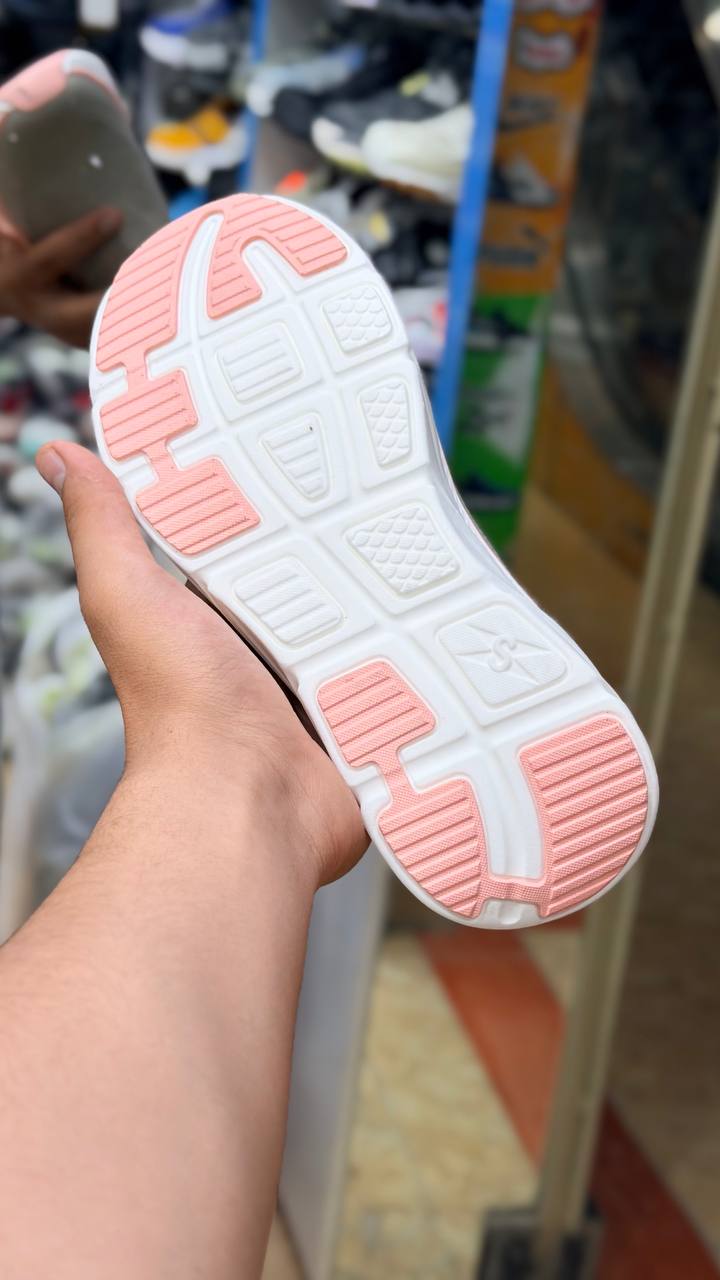 کتونی وارداتی اسکیچرز بدون بند مموری فوم سبک و طبی و راحت مستر کوالیتیSkechers Slip _Ins Ultra Go Sole Memory Foamساخت ویتنام وارداتی سایز۳۷_۳۸_۳۹_۴۰فروش تکی و عمده ضمانت و کیفیت کالا