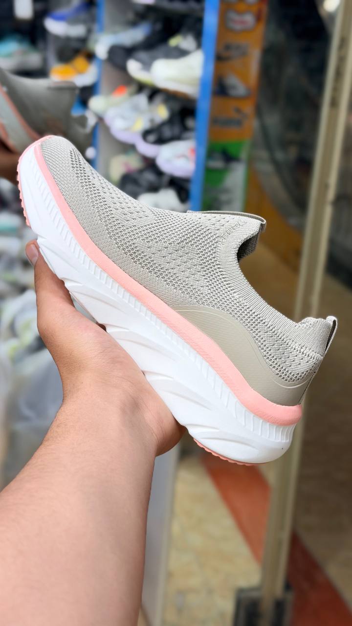 کتونی وارداتی اسکیچرز بدون بند مموری فوم سبک و طبی و راحت مستر کوالیتیSkechers Slip _Ins Ultra Go Sole Memory Foamساخت ویتنام وارداتی سایز۳۷_۳۸_۳۹_۴۰فروش تکی و عمده ضمانت و کیفیت کالا
