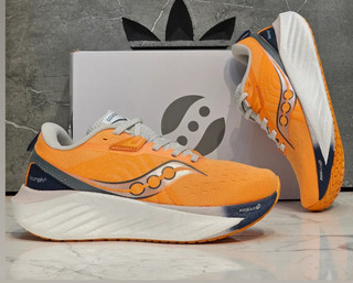کتونی وارداتی ساکونی تریمپ۲۲مسترکوالیتیSaucony Triumph 22ساخت ویتنام وارداتی کتونی پیاده رویی ست زنانه و مردانه سایز ۳۶الی ۴۵ضمانت کیفیت کالافروش تکی و عمده