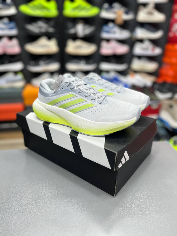 کتونی وارداتی آدیداس سوپرنوا رایز ۳ مسترکوالیتی Adidas Supernova Rise 3ساخت ویتنام وارداتی سایز ۴۰ الی ۴۵فروش تکی و عمده ضمانت اصالت کالا