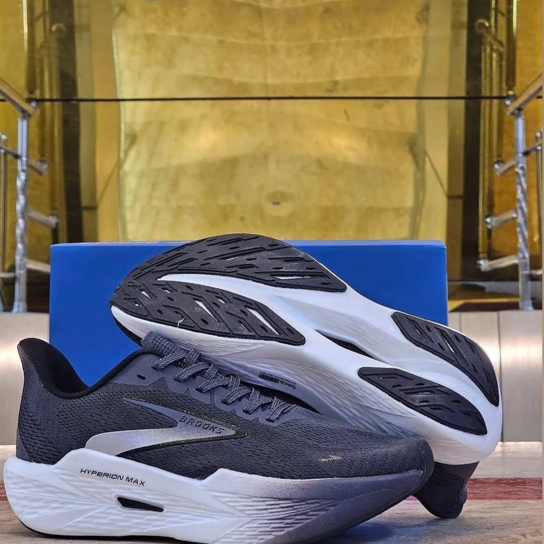 کتونی وارداتی بروکس هایپریون مکس مسترکوالیتی Brooks Hyperion Maxساخت ویتنام وارداتی سایزبندی 40الی ۴۵ضمانت کیفیت کالافروش تکی و عمده