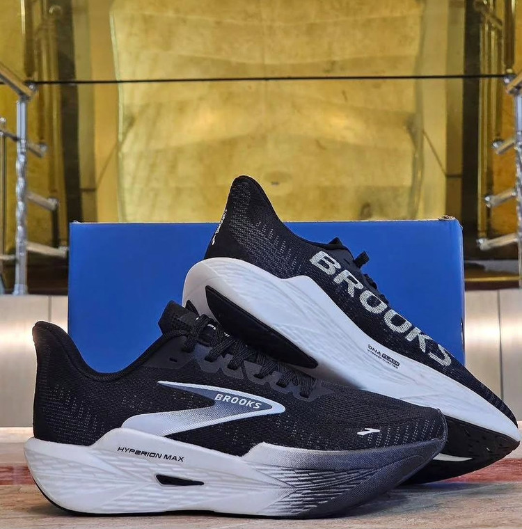 کتونی وارداتی بروکس هایپریون مکس مسترکوالیتی Brooks Hyperion Maxساخت ویتنام وارداتی سایزبندی 40الی ۴۵ضمانت کیفیت کالافروش تکی و عمده