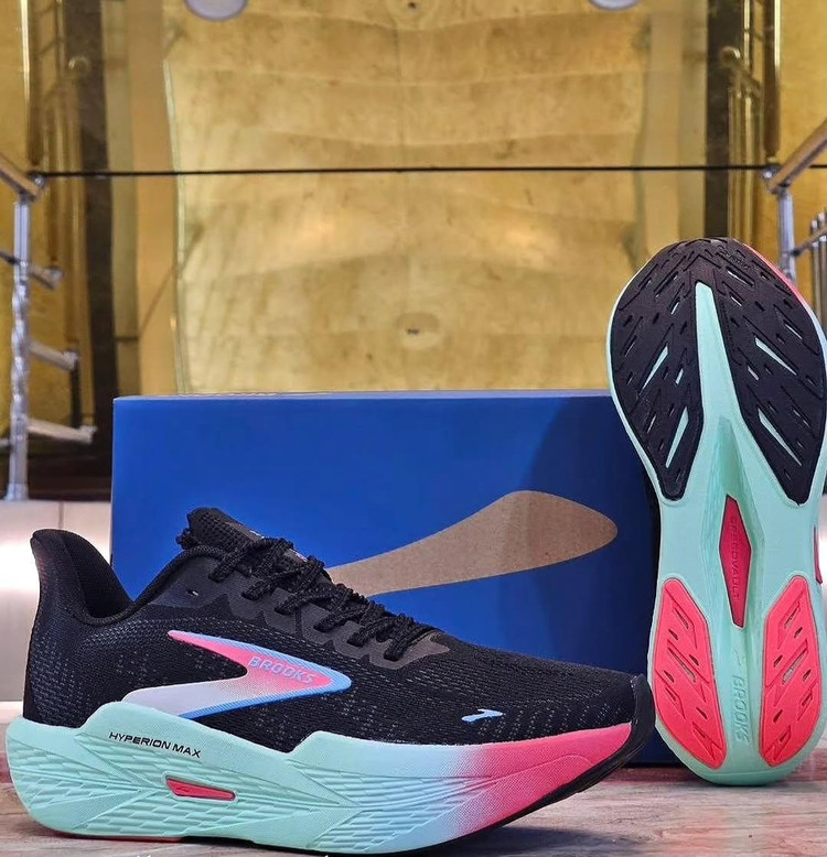 کتونی وارداتی بروکس هایپریون مکس مسترکوالیتی Brooks Hyperion Maxساخت ویتنام وارداتی سایزبندی 40الی ۴۵ضمانت کیفیت کالافروش تکی و عمده