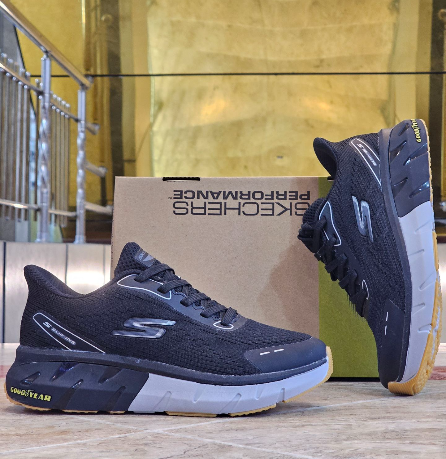 کتونی وارداتی اسکیچرز آرچ فیت اسلیپ اینز با زیره گودیر مسترکوالیتیSkechers Archfit Slip-insساخت ویتنام وارداتی سایز۴۰ الی ۴۵ مخصوص پیاده رویی و روزمره فروش تکی و عمده ضمانت کیفیت کالا