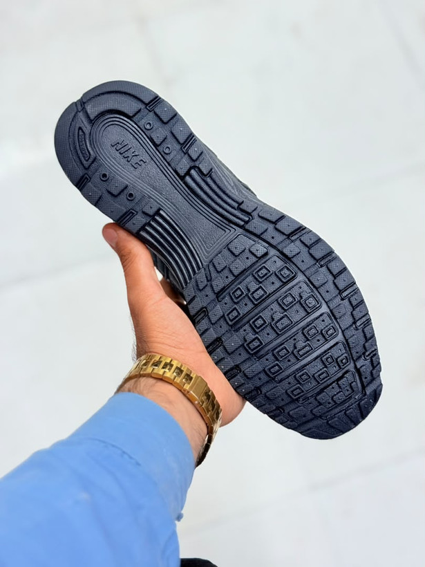 کتونی وارداتی نایکP-6000مسترکوالیتی Nike P-6000ساخت ویتنام وارداتی سایز40 الی ۴۵ ضمانت کیفیت کالا فروش تکی و عمده