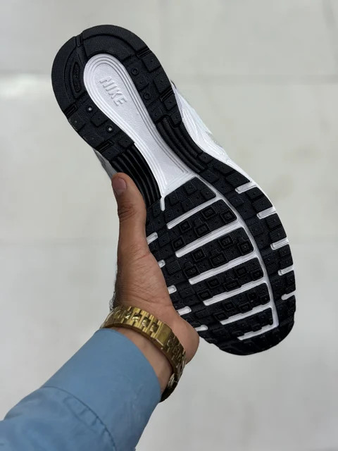 کتونی وارداتی نایکP-6000مسترکوالیتی Nike P-6000ساخت ویتنام وارداتی سایز40 الی ۴۵ ضمانت کیفیت کالا فروش تکی و عمده