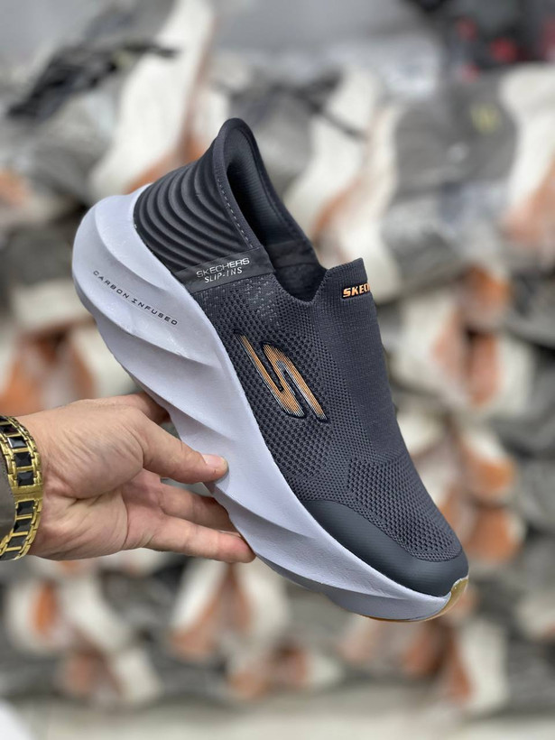 کتونی وارداتی اسکیچرز اسلیپ اینز زیر کربن دار مسترکوالیتی Skechers Hyper Burst ساخت ویتنام وارداتی سایز ۴۰ الی ۴۵ اسکیچرز طبی و سبک پیاده رویی و روزمره بدون بند فروش تکی و عمده ضمانت اصالت کالا
