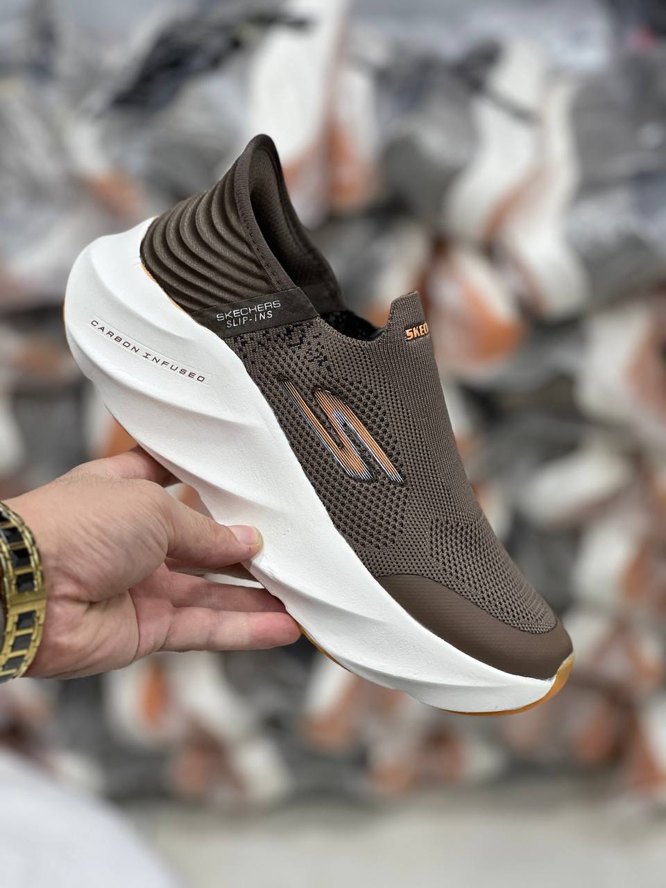 کتونی وارداتی اسکیچرز اسلیپ اینز زیر کربن دار مسترکوالیتی Skechers Hyper Burst ساخت ویتنام وارداتی سایز ۴۰ الی ۴۵ اسکیچرز طبی و سبک پیاده رویی و روزمره بدون بند فروش تکی و عمده ضمانت اصالت کالا