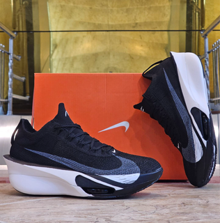 کتونی نایک ایرزوم آلفا فلای۳مستر کوالیتیNike air zoom alphafly ۳ساخت ویتنام وارداتی سایز ۴۰ الی ۴۵ کفش رانینگ و دویدن در مسافت های طولانی فروش تکی و عمده ضمانت کیفیت کالا