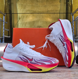 کتونی نایک ایرزوم آلفا فلای۳مستر کوالیتیNike air zoom alphafly ۳ساخت ویتنام وارداتی سایز ۴۰ الی ۴۵ کفش رانینگ و دویدن در مسافت های طولانی فروش تکی و عمده ضمانت کیفیت کالا