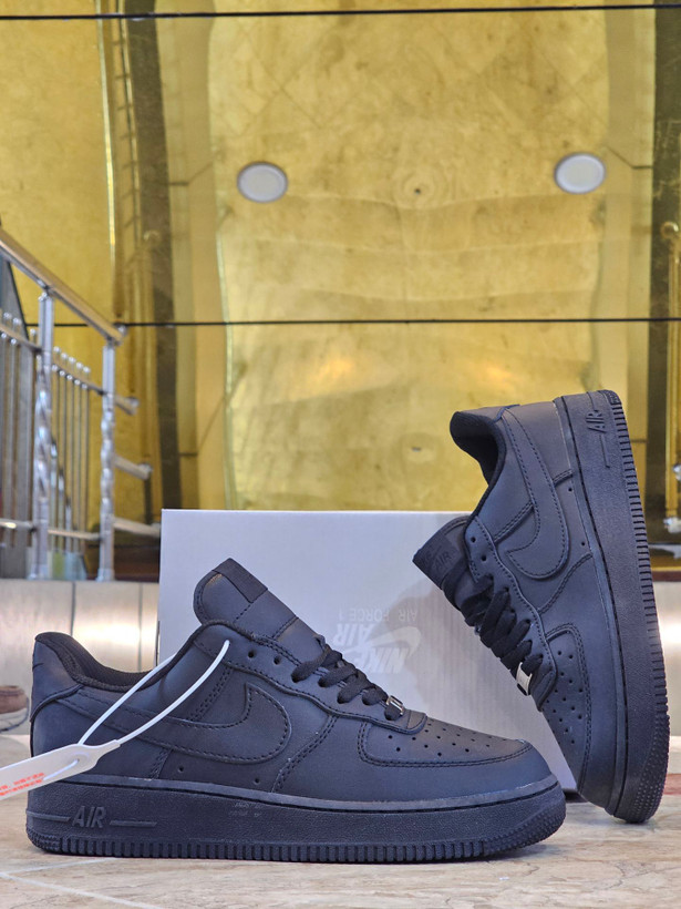 کتونی وارداتی نایک ایرفورس کلاسیک مسترکوالیتیNike Air forceساخت ویتنام وارداتی رویه چرم ست زنانه و مردانه سایز ۳۶ الی ۴۵ فروش تکی و عمده ضمانت کیفیت کالا