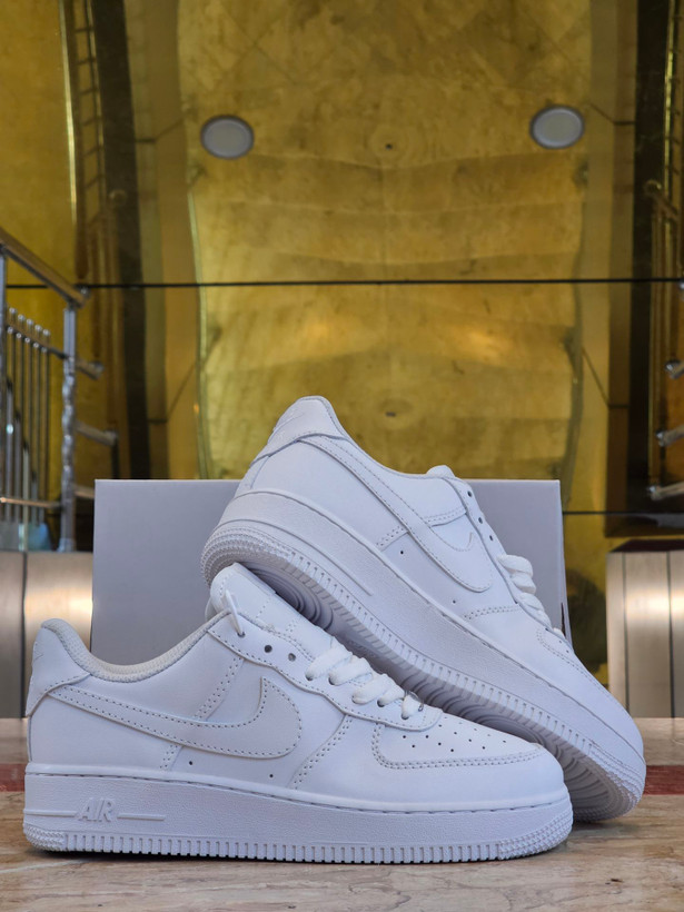 کتونی وارداتی نایک ایرفورس کلاسیک مسترکوالیتیNike Air forceساخت ویتنام وارداتی رویه چرم ست زنانه و مردانه سایز ۳۶ الی ۴۵ فروش تکی و عمده ضمانت کیفیت کالا